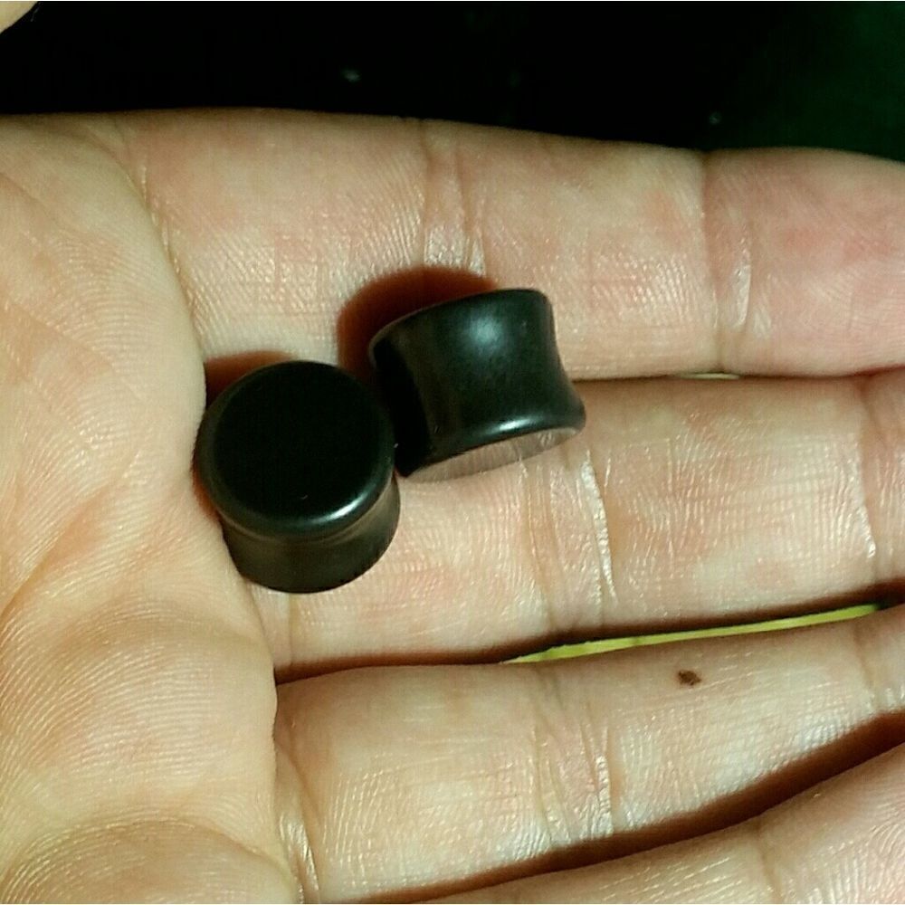 12mm Hematite Double Flare Plugs - Picture 3 of 3